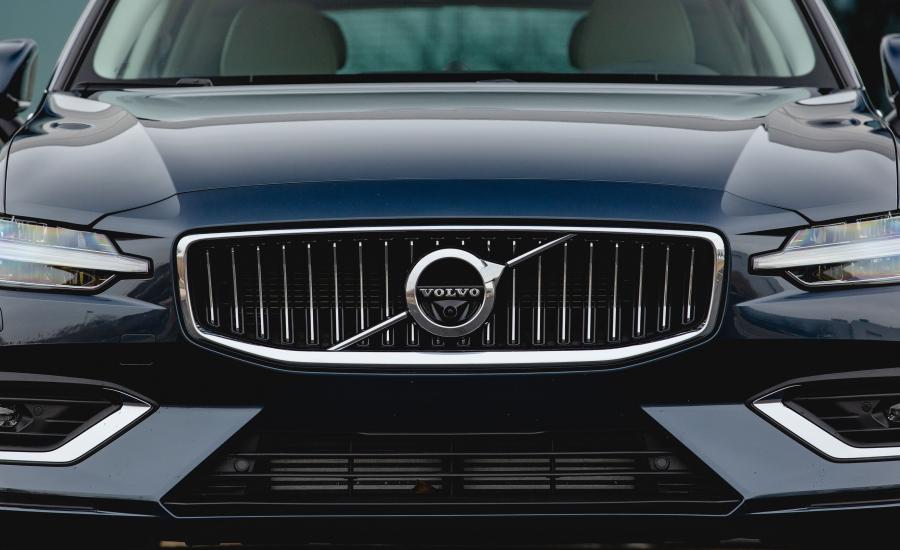Детали экстерьера Volvo V60 T6 Inscription 2018 года  (NA) (фото 13 из 27)